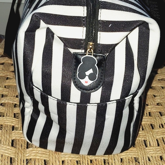 NWT Alice + Olivia Duffle Bag - Picture 11 of 14